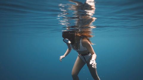 潜水海面蓝